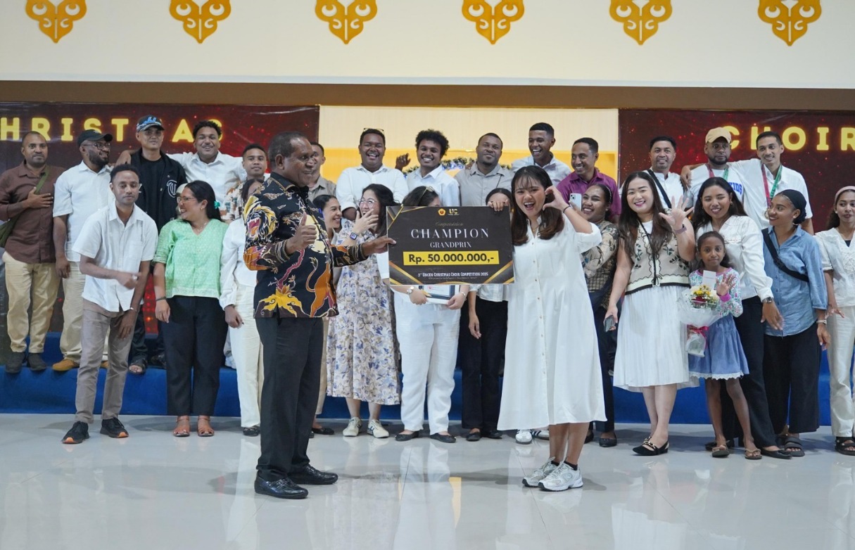 Dokumentasi GRAND PRIX WINNER - UNCEN CHRISTMAS CHOIR COMPETITION